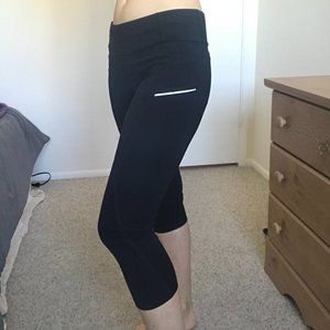 Brand New! Athleta Crop Leggings W/ Pocket